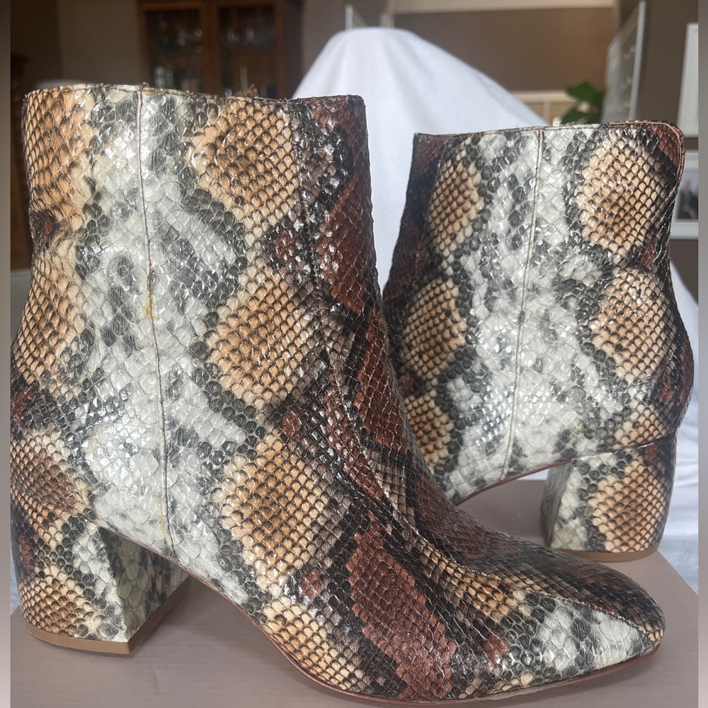 Chinese Laundry ankle boots